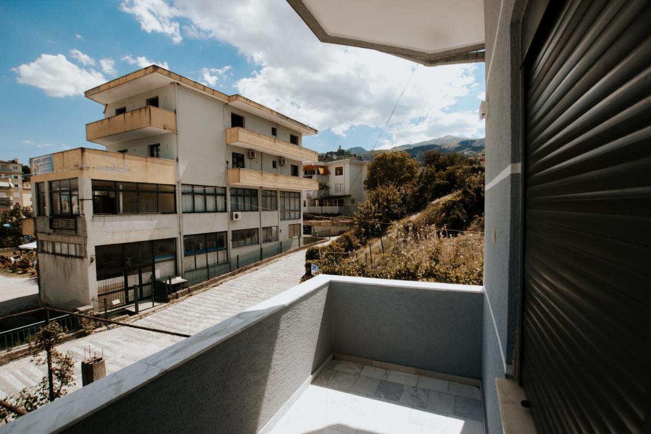 Gjirokastër Hotel Lunxheria מראה חיצוני תמונה